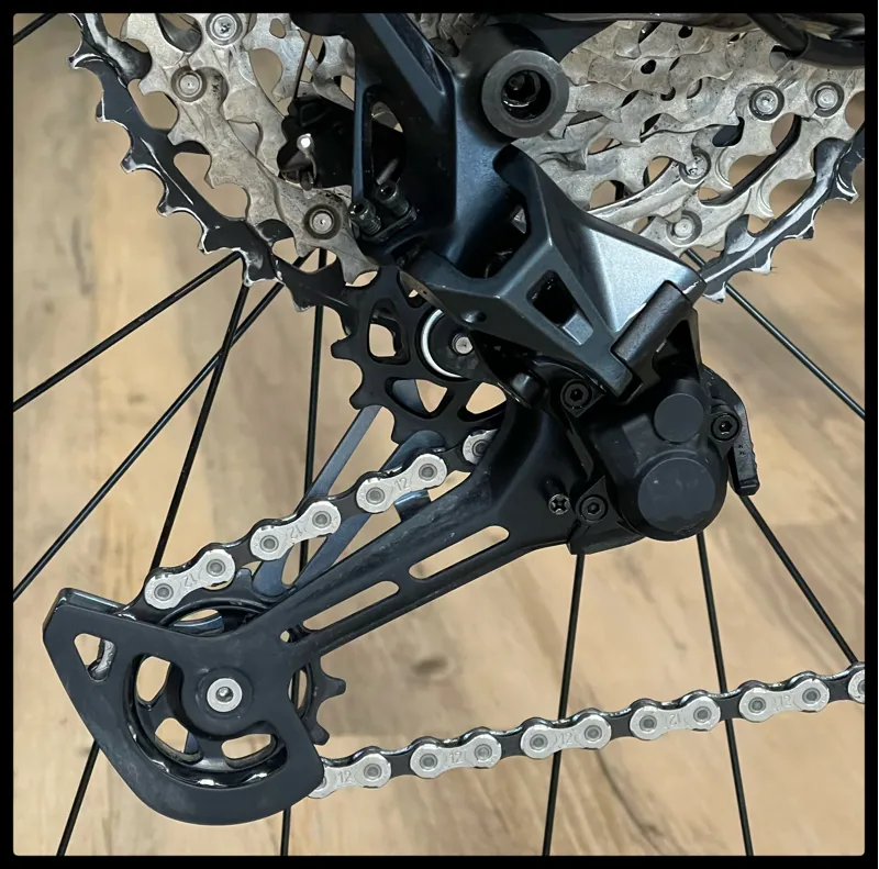 Liv Intrigue 29 1 Medium Smoke Metal 2022-5